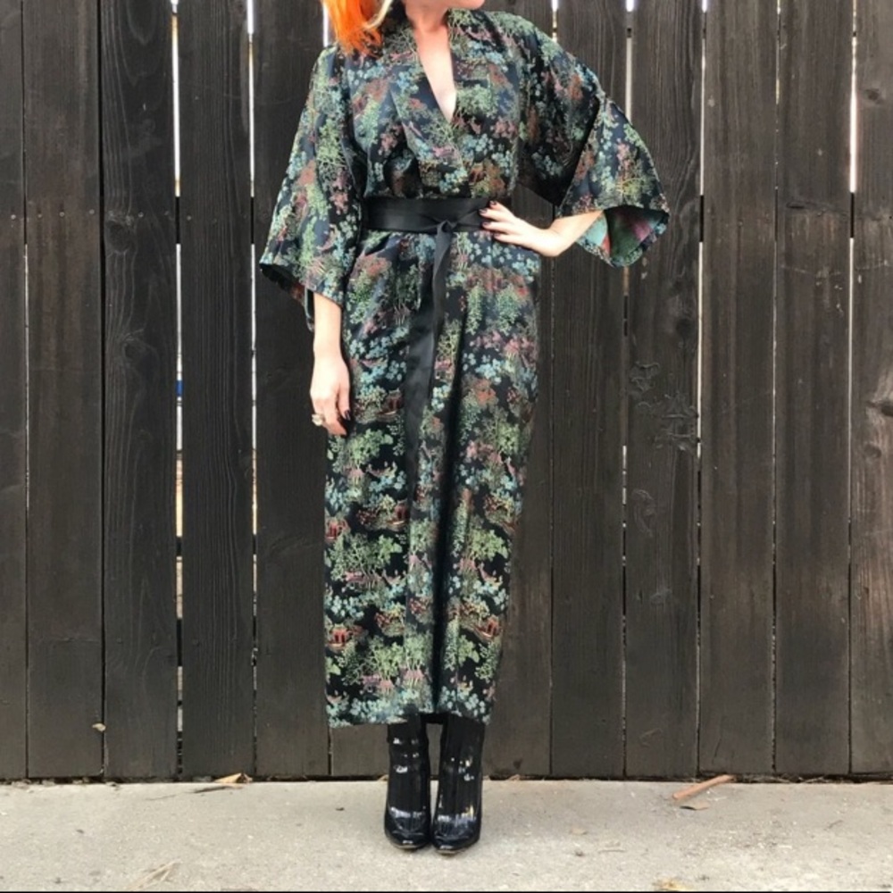 Vintage silk embroidered kimono